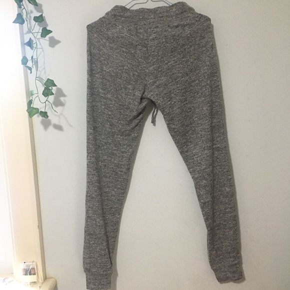 Grey sweatpants - Picture 2 of 3